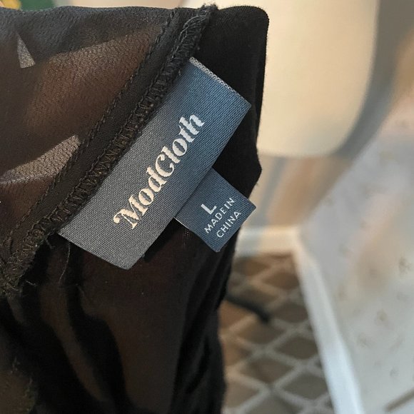 Modcloth Black v-neck Tank with see-through detail - Picture 3 of 3